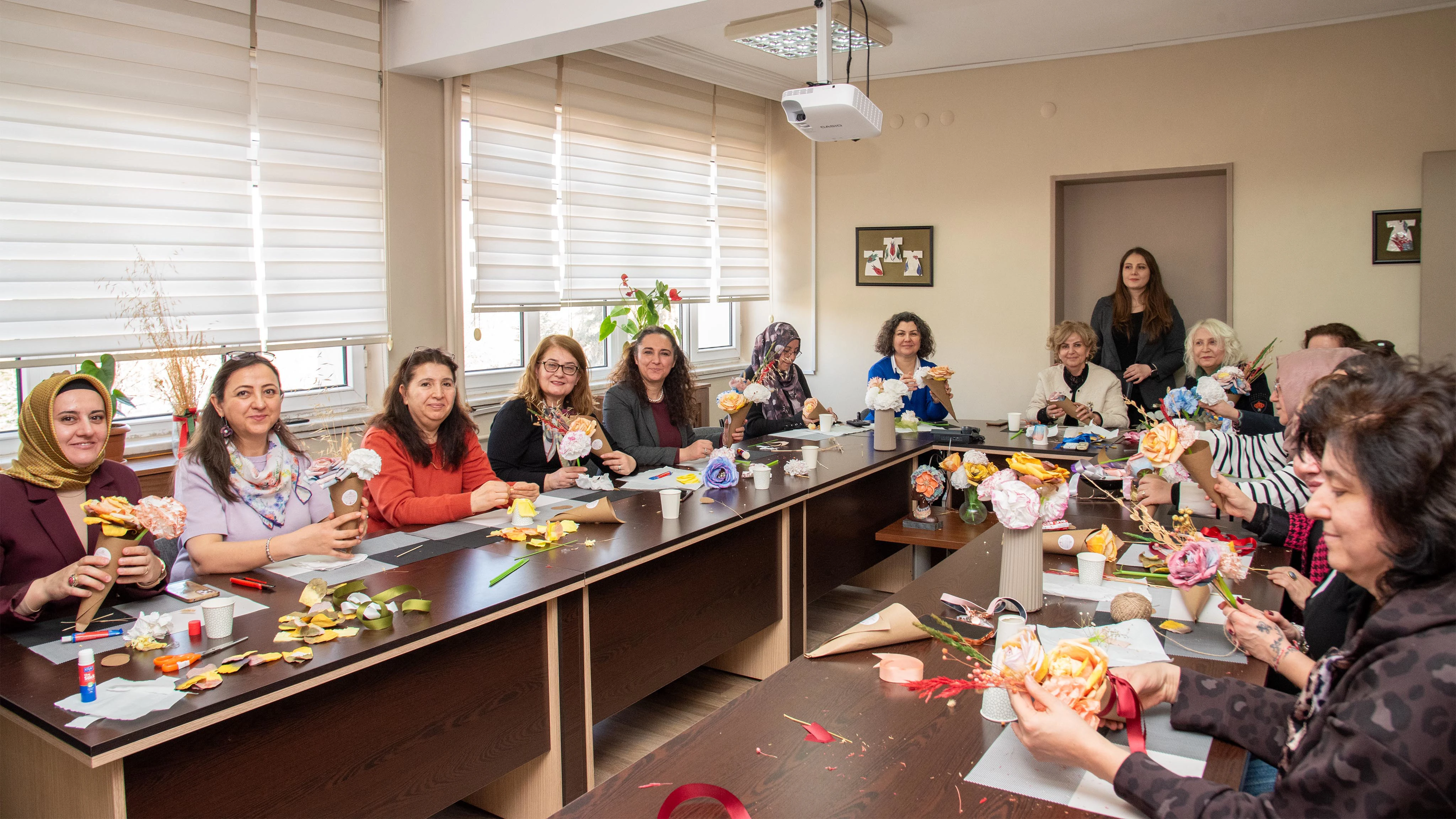Dünya Kadınlar Günü’ne özel Çiçek Buketi Atölyesi
